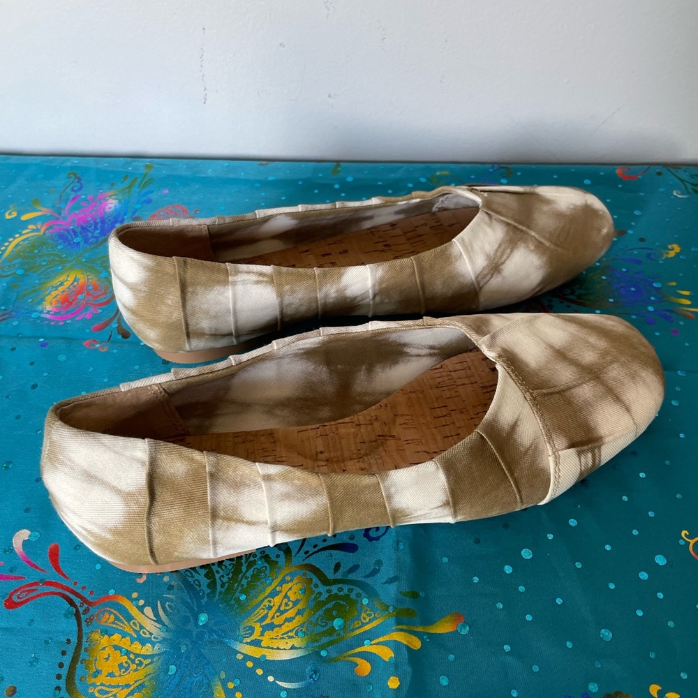 Korks Tie-Dye Flat Shoes, Size 8